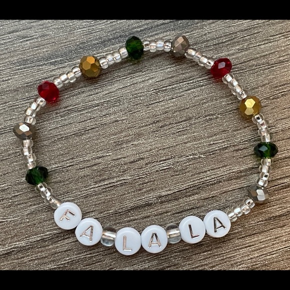 Christmas bracelet Fa La La glass beaded handmade stretch - Picture 6 of 6